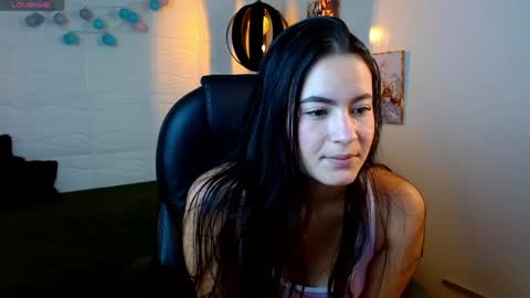 Snapshot of rosaliea chatting on 06-03-26, 05:21 R O S A L I A online show from 06-03-26, 05:21