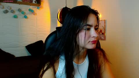 Snapshot of rosaliea chatting on 06-06-26, 04:06 R O S A L I A online show from 06-06-26, 04:06