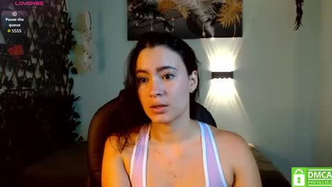 Snapshot of rosaliea chatting on 07-18-26, 04:05 R O S A L I A online show from 07-18-26, 04:05