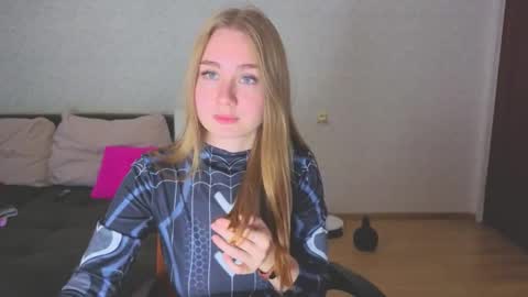 rosalina online show from 10-26-25, 02:23