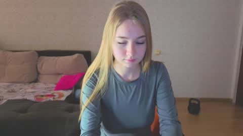 rosalina online show from 11-17-25, 07:14