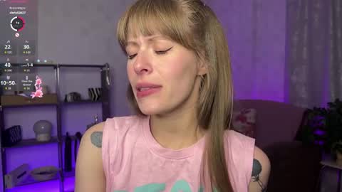 Snapshot of rosamoore chatting on 04-18-26, 03:16 RoosaMoore online show from 04-18-26, 03:16