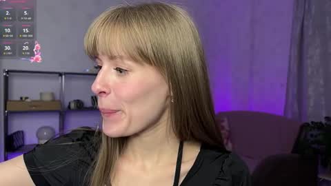 Snapshot of rosamoore chatting on 04-19-26, 02:27 RoosaMoore online show from 04-19-26, 02:27