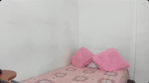 Snapshot of rosario_19 chatting on 09-20-25, 12:33 Rosario Cruz online show from 09-20-25, 12:33