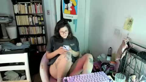 rose257044 online show from 11-23-25, 12:49