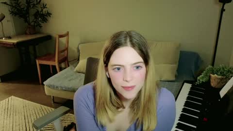 Snapshot of rose77782 chatting on 04-28-26, 02:27 rose77782 online show from 04-28-26, 02:27