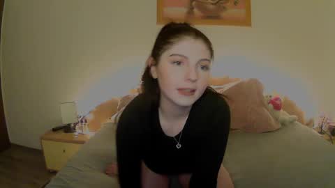 Snapshot of rose_2004 chatting on 01-28-25, 10:23 Rose online show from 01-28-25, 10:23