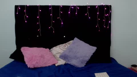 Snapshot of rose_smiley1 chatting on 03-12-25, 04:41 Rose online show from 03-12-25, 04:41