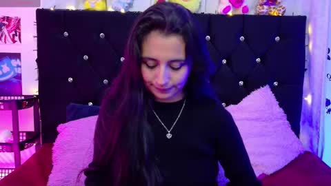 Snapshot of rose_smiley1 chatting on 09-25-25, 04:05 Rose online show from 09-25-25, 04:05