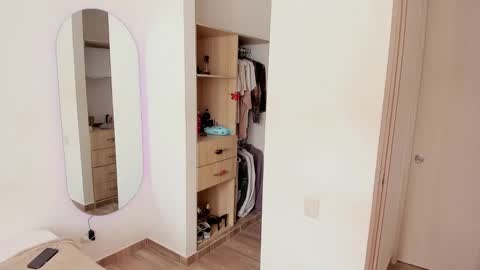 Jhoan Alexis online show from 11-07-25, 04:51