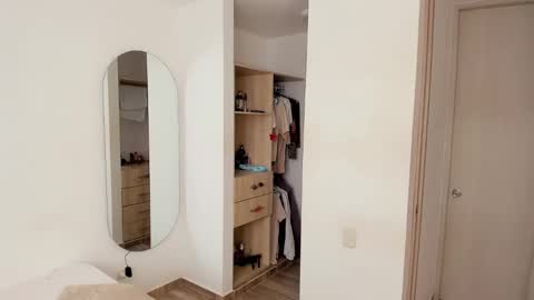 Jhoan Alexis online show from 11-13-25, 05:34