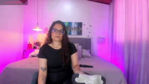 Rose  online show from 04-17-26, 01:58