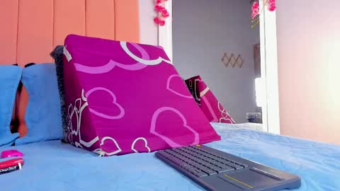 Snapshot of rose_thompson19 chatting on 04-30-26, 07:09 Rosse online show from 04-30-26, 07:09
