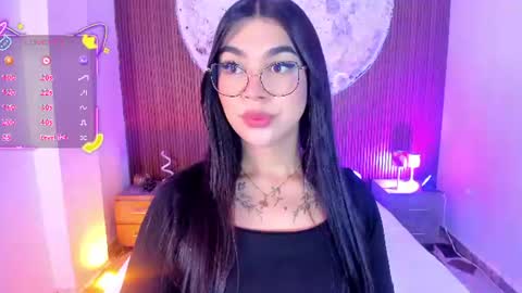 Snapshot of rosecassie chatting on 06-10-26, 01:32 Rose online show from 06-10-26, 01:32