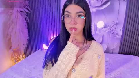 Snapshot of rosecassie chatting on 06-23-26, 02:04 Rose online show from 06-23-26, 02:04