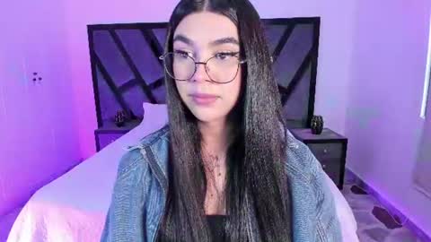 Snapshot of rosecassie chatting on 07-05-26, 12:23 Rose online show from 07-05-26, 12:23
