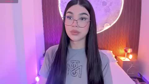 Snapshot of rosecassie chatting on 07-13-26, 01:14 Rose online show from 07-13-26, 01:14