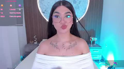 Snapshot of rosecassie chatting on 07-24-26, 09:46 Rose online show from 07-24-26, 09:46