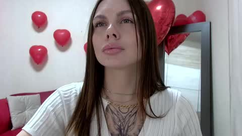 Snapshot of rosehubbard chatting on 02-16-25, 06:32 Rose Hubbard online show from 02-16-25, 06:32