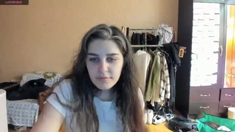 Snapshot of roselina_ chatting on 05-24-26, 06:24 Rose online show from 05-24-26, 06:24