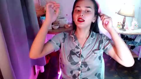 Snapshot of rosella_xx chatting on 07-20-26, 07:44 TONETH online show from 07-20-26, 07:44