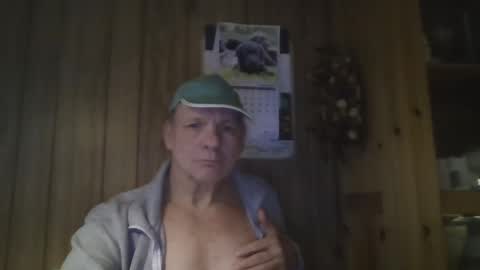 Snapshot of roses2u1958 chatting on 02-04-25, 07:51 roses2u1958 online show from 02-04-25, 07:51