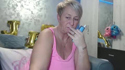 Lovepinklilly online show from 01-06-26, 05:49