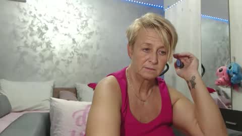 Lovepinklilly online show from 04-21-26, 05:39