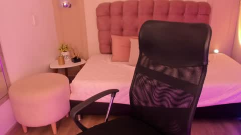 Rose Taylor online show from 05-28-26, 12:35