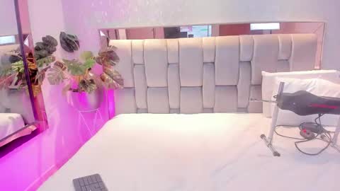 Rose online show from 11-09-25, 04:33