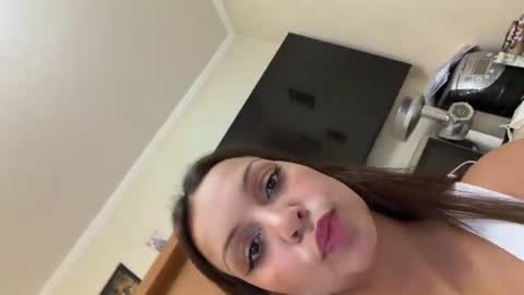 Roshelle online show from 06-26-26, 06:45