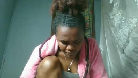 Snapshot of rosia22 chatting on 10-07-25, 01:03 rosia22 online show from 10-07-25, 01:03