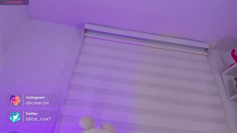 Snapshot of rosse_amyy chatting on 01-24-25, 11:15 online show from 01-24-25, 11:15