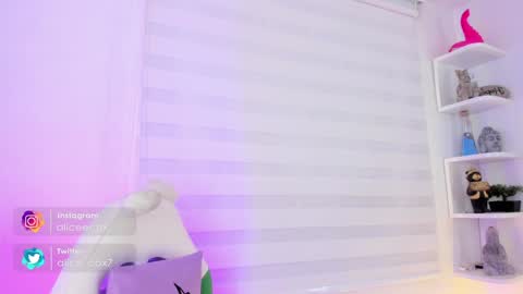 Snapshot of rosse_amyy chatting on 01-29-25, 02:21 online show from 01-29-25, 02:21