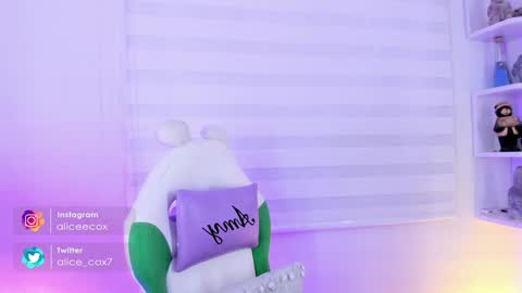 Snapshot of rosse_amyy chatting on 02-07-25, 11:12 online show from 02-07-25, 11:12