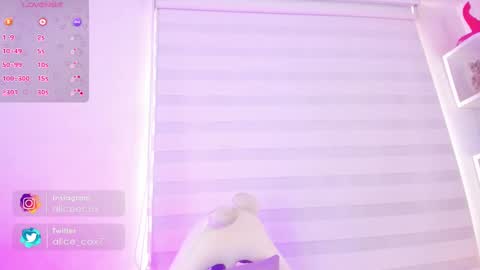 Snapshot of rosse_amyy chatting on 02-23-25, 07:07 online show from 02-23-25, 07:07