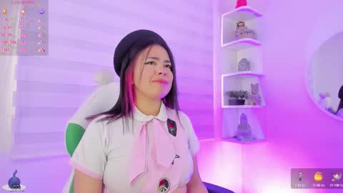 Snapshot of rosse_amyy chatting on 09-18-25, 12:18 online show from 09-18-25, 12:18