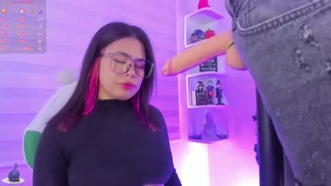 Snapshot of rosse_amyy chatting on 10-16-25, 12:06 online show from 10-16-25, 12:06