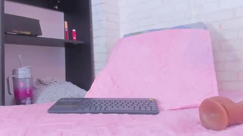rosse_thompson11 online show from 02-18-25, 08:14