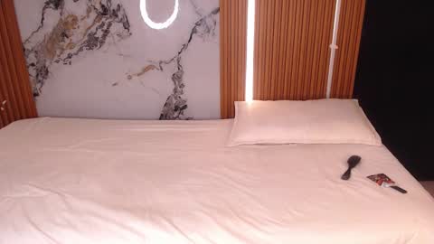 Rossi Hill online show from 12-14-25, 12:43