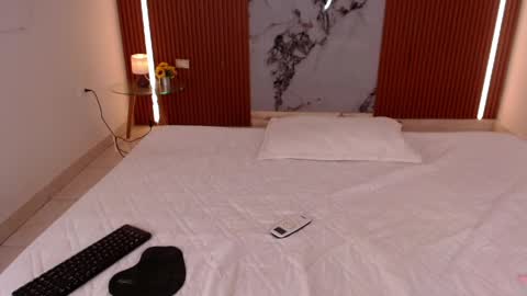 Rossi Hill online show from 04-05-26, 12:24