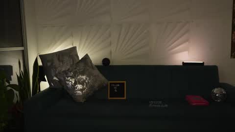 Rossey online show from 12-16-25, 02:05