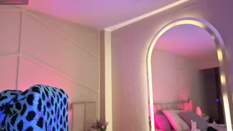 Snapshot of rossiie_hunt_ chatting on 06-27-26, 01:28 rossiie_hunt_ online show from 06-27-26, 01:28