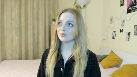 Im Luna online show from 04-21-26, 10:23