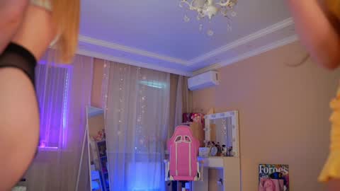 Hi Im Maria Check my Bio  online show from 10-20-25, 11:43