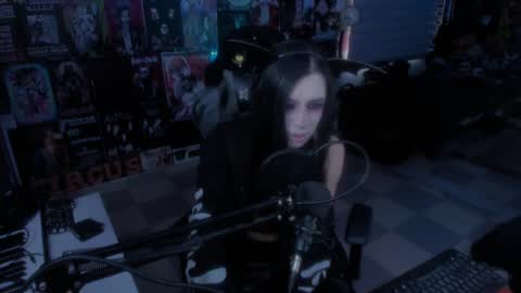 Snapshot of rotten_dreams chatting on 02-11-25, 08:31 rot online show from 02-11-25, 08:31