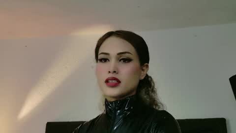 Snapshot of rougedoe chatting on 06-04-26, 01:17 Mistress Lana online show from 06-04-26, 01:17