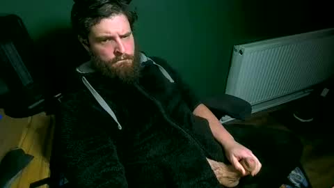 Snapshot of roughwonder chatting on 02-18-25, 08:58 Luke online show from 02-18-25, 08:58