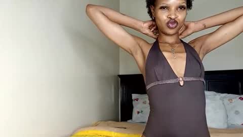 roundbootie online show from 06-06-26, 12:21