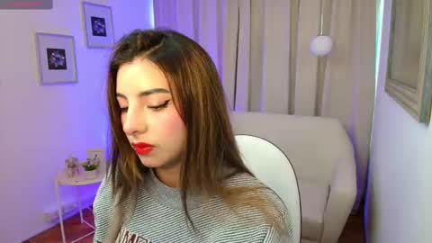Snapshot of rousee_v chatting on 09-30-25, 01:05 Rousee online show from 09-30-25, 01:05